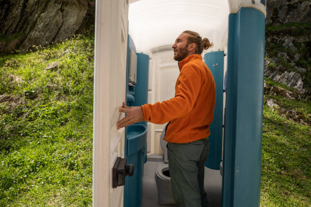 Best Portable toilet rental cost  in Newhall, IA